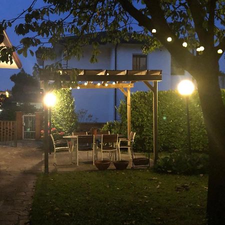 In Giardino B&B Cassina de' Pecchi Exterior photo